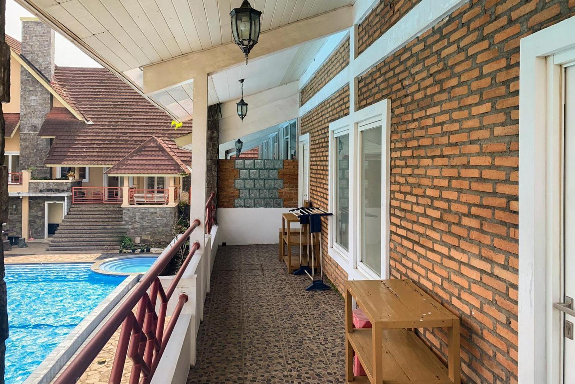Urbanview Hotel Villa Q Gisting Bandjarnegeri Exterior photo