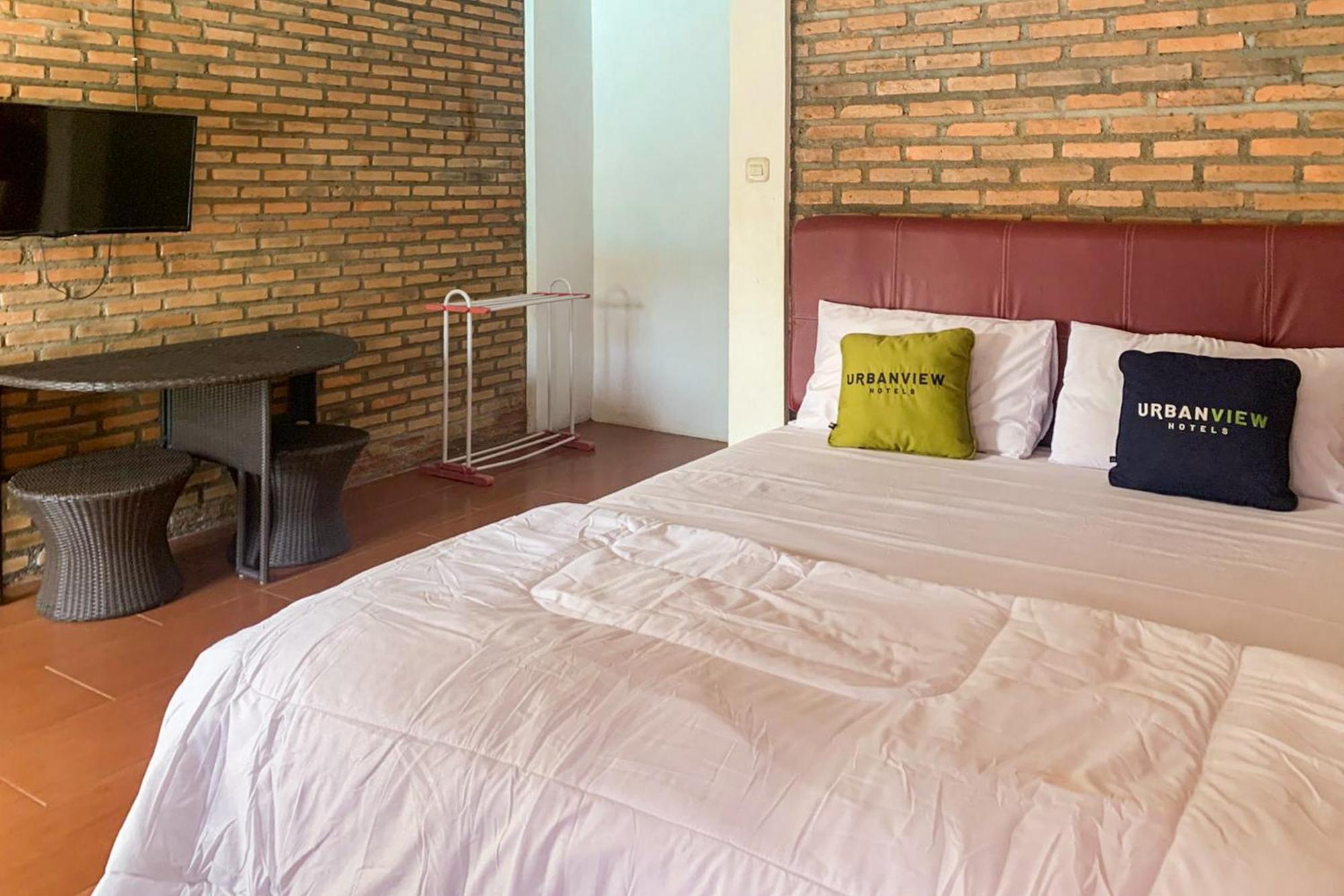 Urbanview Hotel Villa Q Gisting Bandjarnegeri Exterior photo