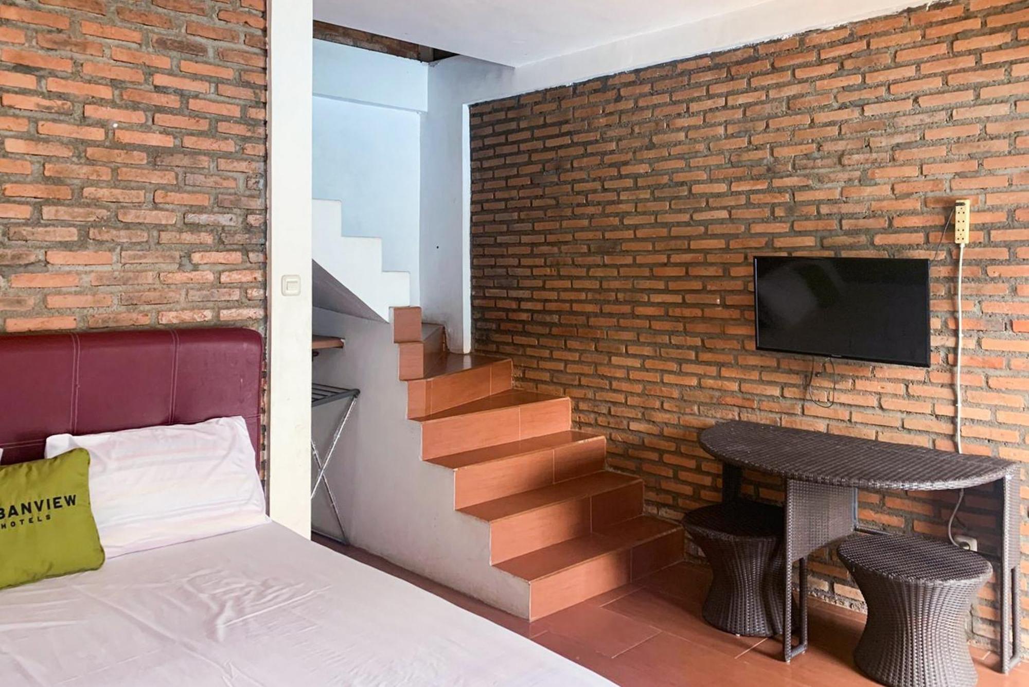 Urbanview Hotel Villa Q Gisting Bandjarnegeri Exterior photo